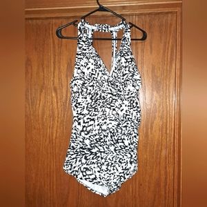 Women's swim suit
